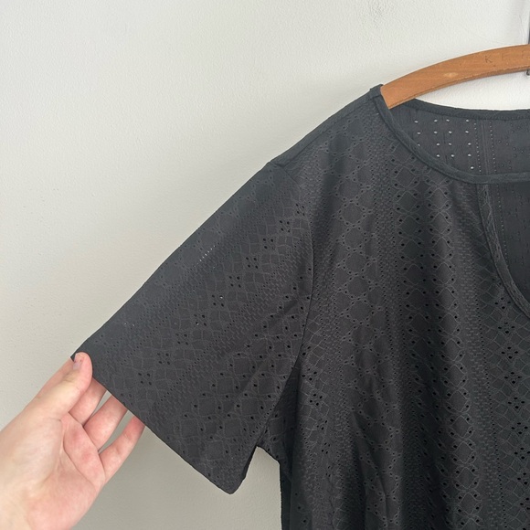 SHEIN 2x Black Eyelet lace short sleeve tunic top - Picture 2 of 4